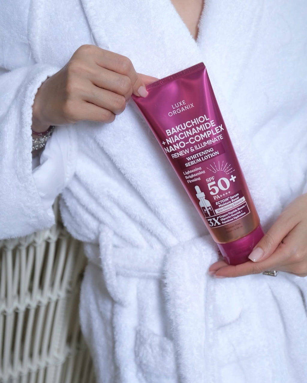 Luxe Organix - Bakuchiol + Niacinamide Nano-Complex Serum Lotion SPF 50 200ml ( Fuchsia Pink )