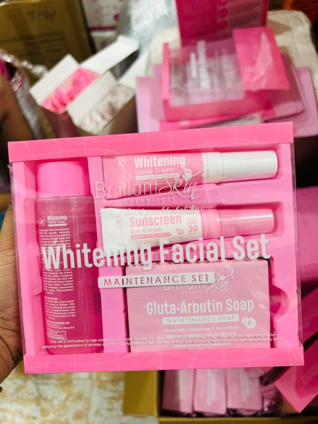 Brilliant Skin Essentials "NEW" Whitening Facial set ( Maintenance set ) - with 120ml toner